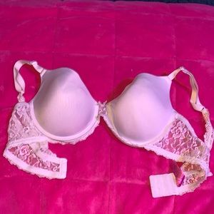 Fruit Of The Loom White Lacey Bra